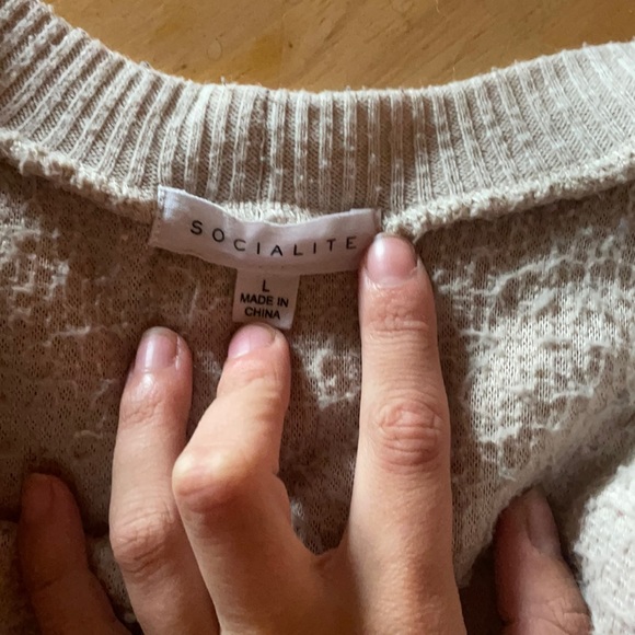 Large, fits like a medium, cozy cardigan - Picture 1 of 4